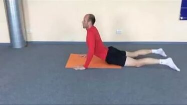 La thérapie par l'exercice aidera à renforcer les muscles du dos affaiblis par l'ostéochondrose